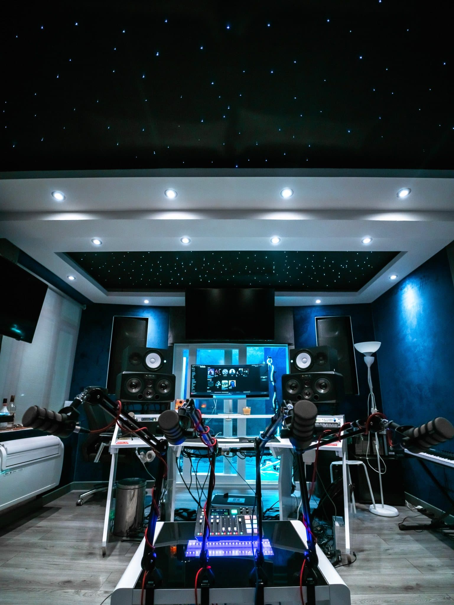 VixMix Studios — Starlight-ceiling studio in Hackney Wick, open 24 hours, 15+ years behind the desk